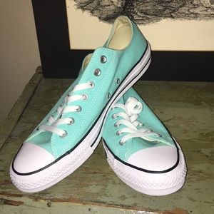 Men’s Converse Chuck Taylors